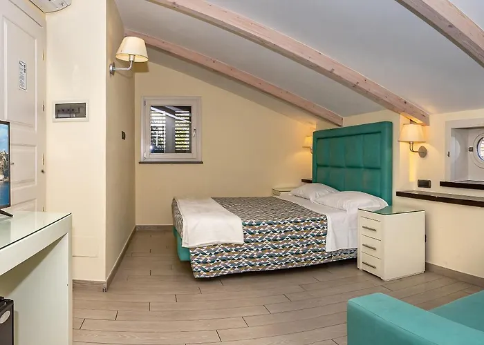 Blurooms 4*