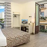 Blurooms Πανσιόν
