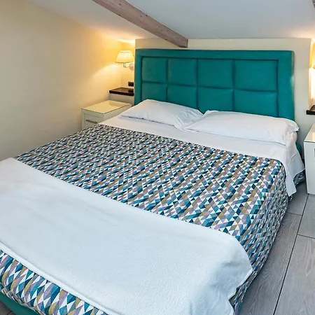 Blurooms Affittacamere Sorrento